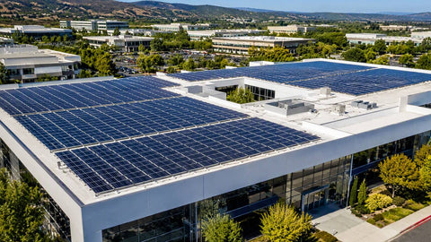 7 Benefits of Switching to Commercial Solar Energy